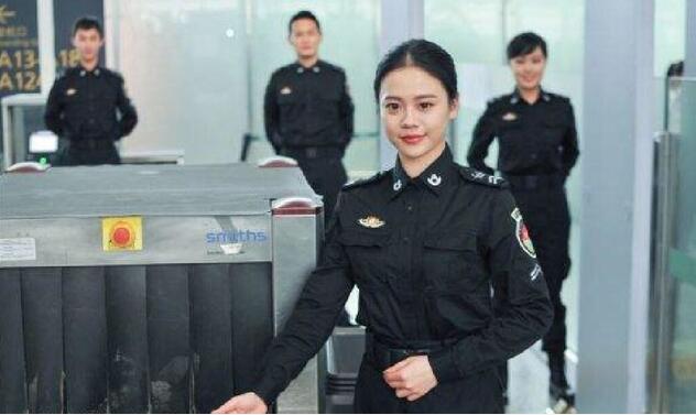 这台“高智商”的艾崴X光安检机只有新疆“高鼻梁的美女”安检员驾驭